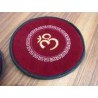 Festes Klangschalenpad bestickt mit Om und Meander 25 cm