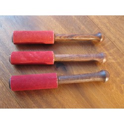 Holz-Leder-Klöppel für kleine Schalen ROT