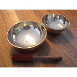 Indische Klangschalen "wide" 2-er Set mit Lederklöppel und 2 Kissen
